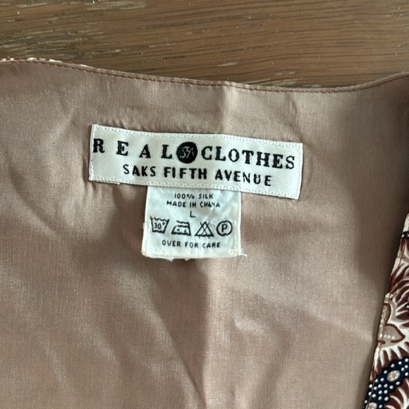 Real clothes Saks Fifth Avenue 100% Silk Printed Floral Vest Womens L Vintage - Picture 7 of 9